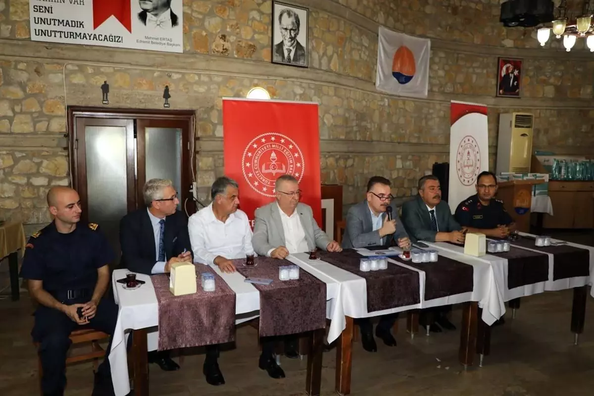 Edremit’te eğitim güvenliği için iş birliği toplantısı düzenlendi