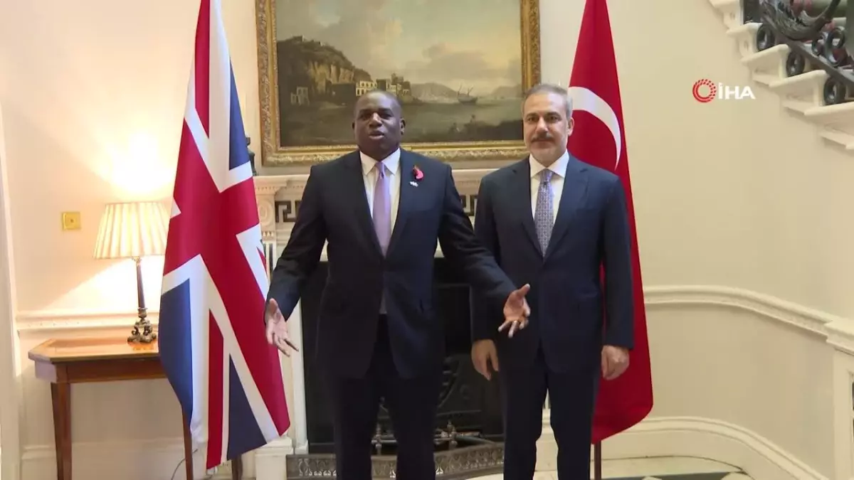 Bakan Fidan Londra’da İngiltere Mevkidaşı ile Görüştü
