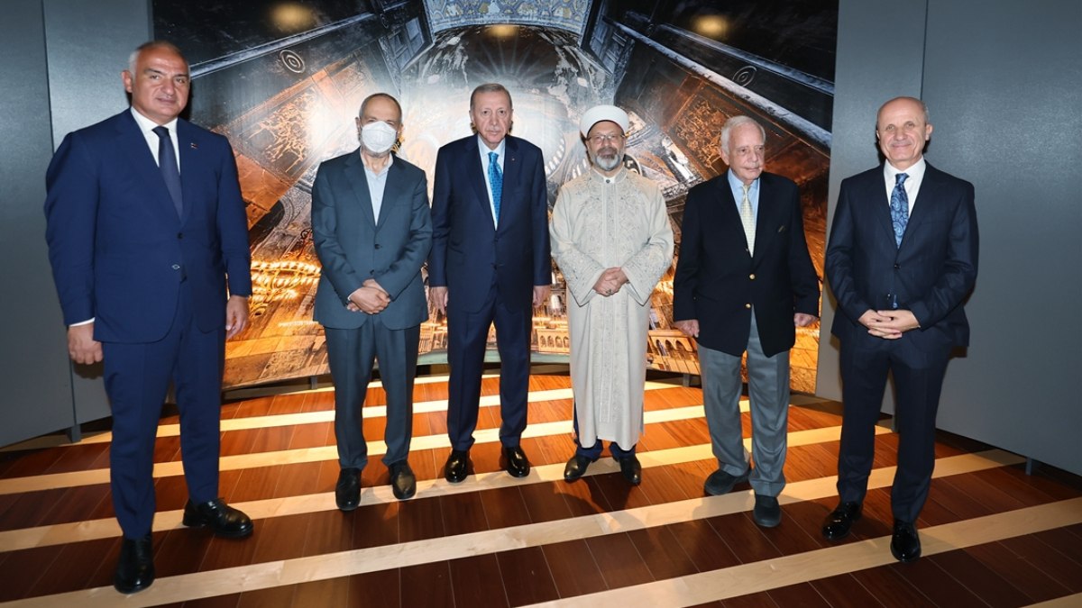 Cumhurbaşkanı Erdoğan, ‘Ayasofya Fotoğrafları’ sergisini ziyaret etti