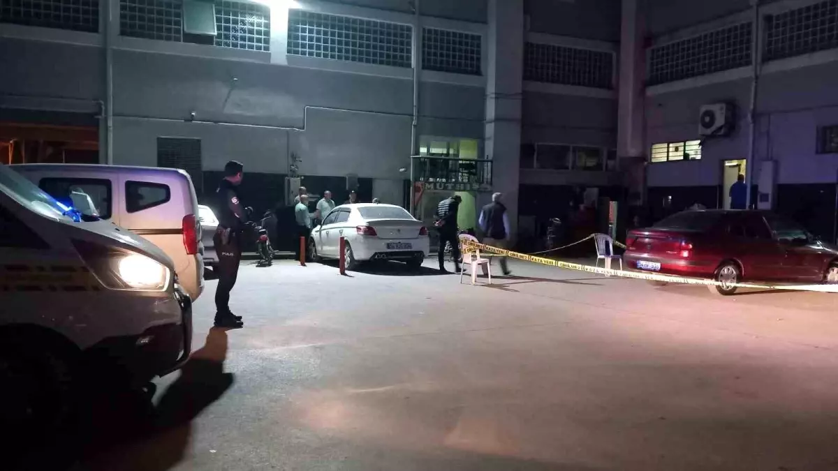 Sakarya’da Otoparkta Silahlı Saldırı: Amca Oğlunu Yaraladı