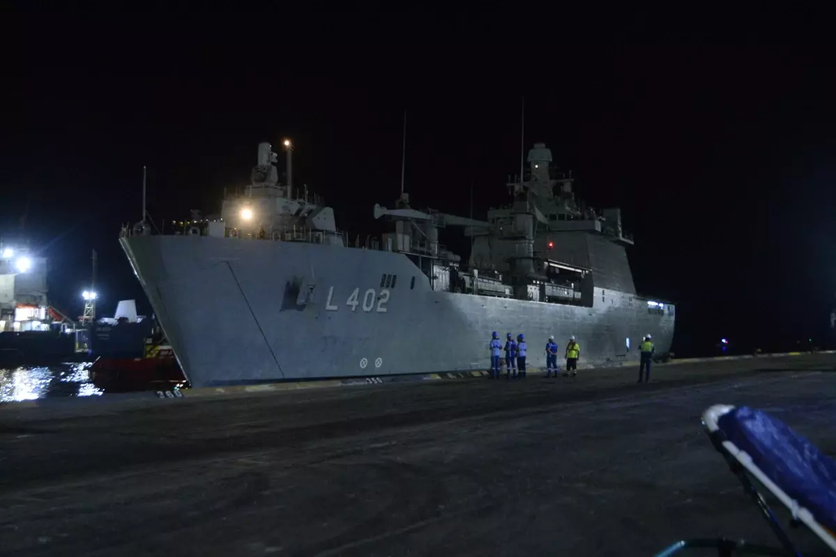 TCG Bayraktar, 588 Türk Vatandaşını Kurtardı