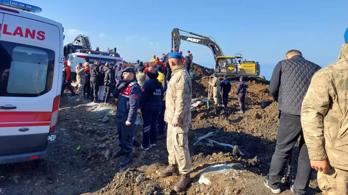 Artvin’de meydana gelen heyelanda 4 genç hayatını kaybetti